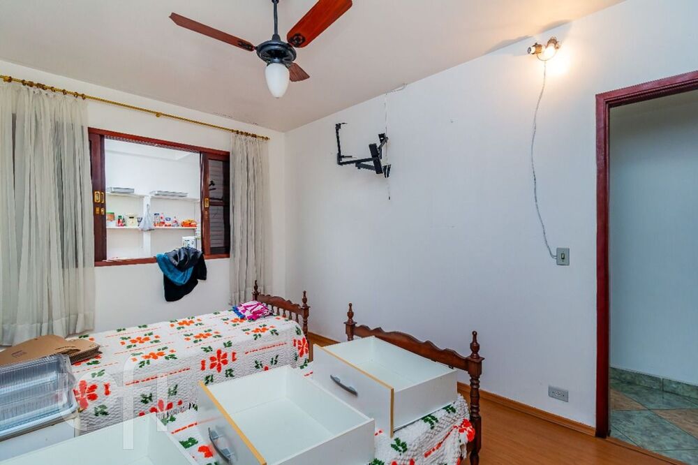 Casa à venda com 3 quartos, 360m² - Foto 3