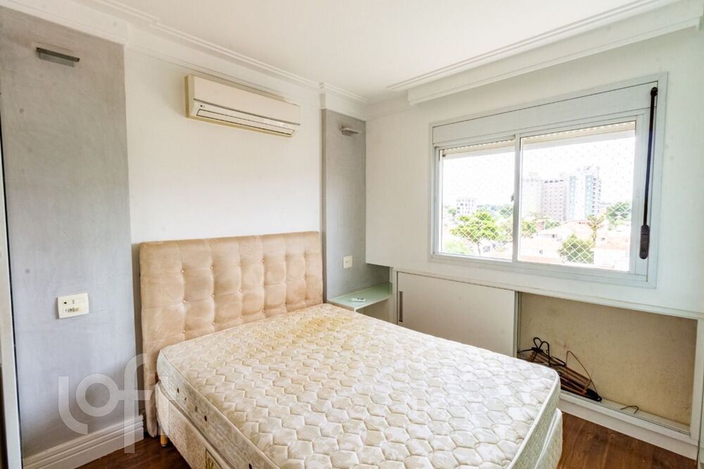 Apartamento à venda com 2 quartos, 70m² - Foto 4