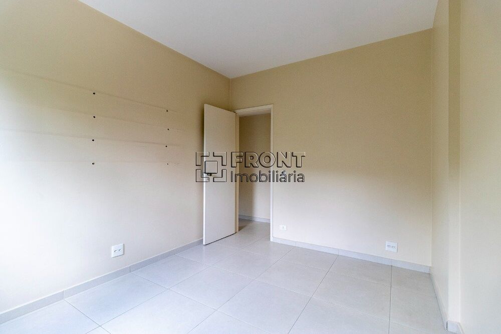 Apartamento à venda com 3 quartos, 121m² - Foto 13