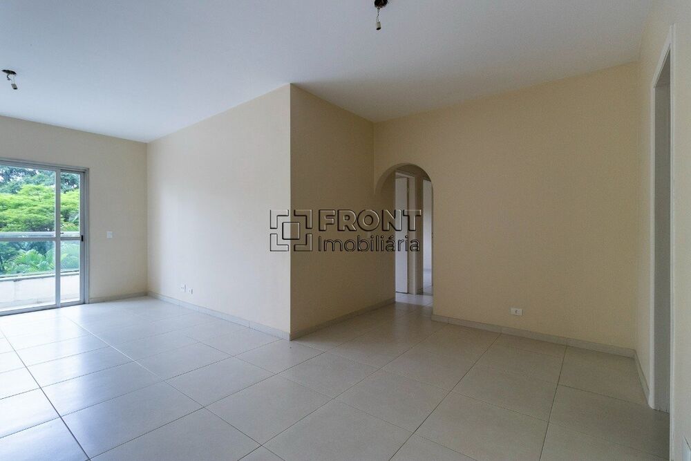 Apartamento à venda com 3 quartos, 121m² - Foto 3