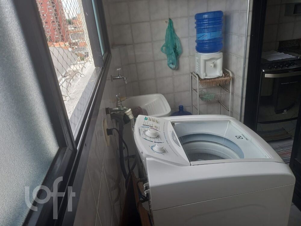 Apartamento à venda com 2 quartos, 70m² - Foto 2