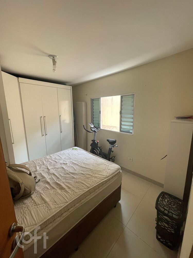Casa à venda com 3 quartos, 130m² - Foto 1
