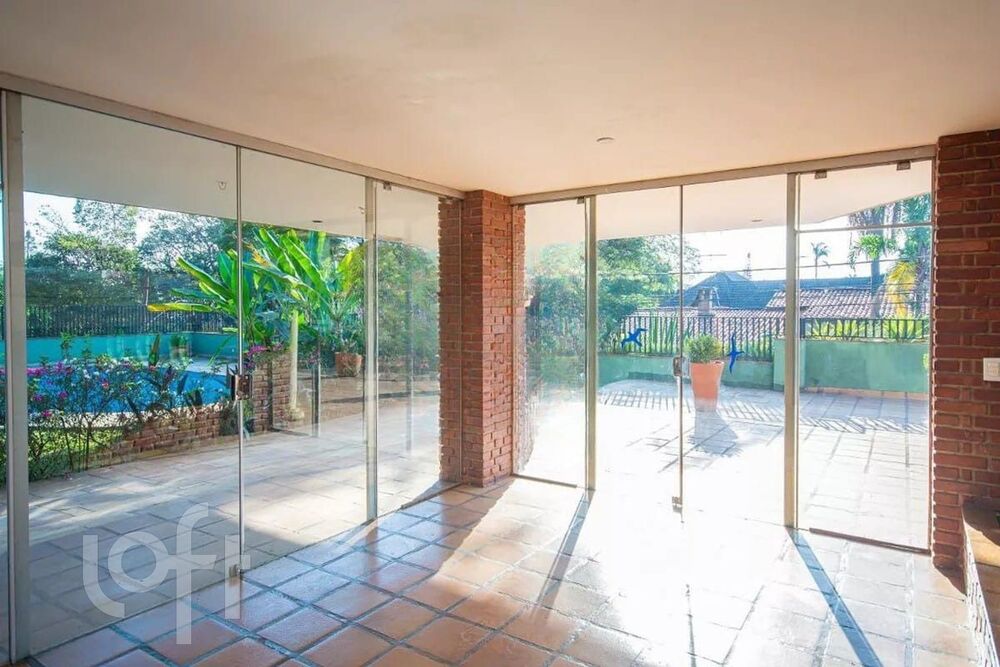 Casa à venda com 4 quartos, 840m² - Foto 2