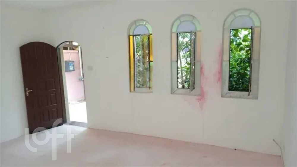 Casa à venda com 3 quartos, 100m² - Foto 1