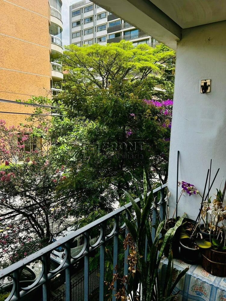 Apartamento à venda com 3 quartos, 81m² - Foto 2