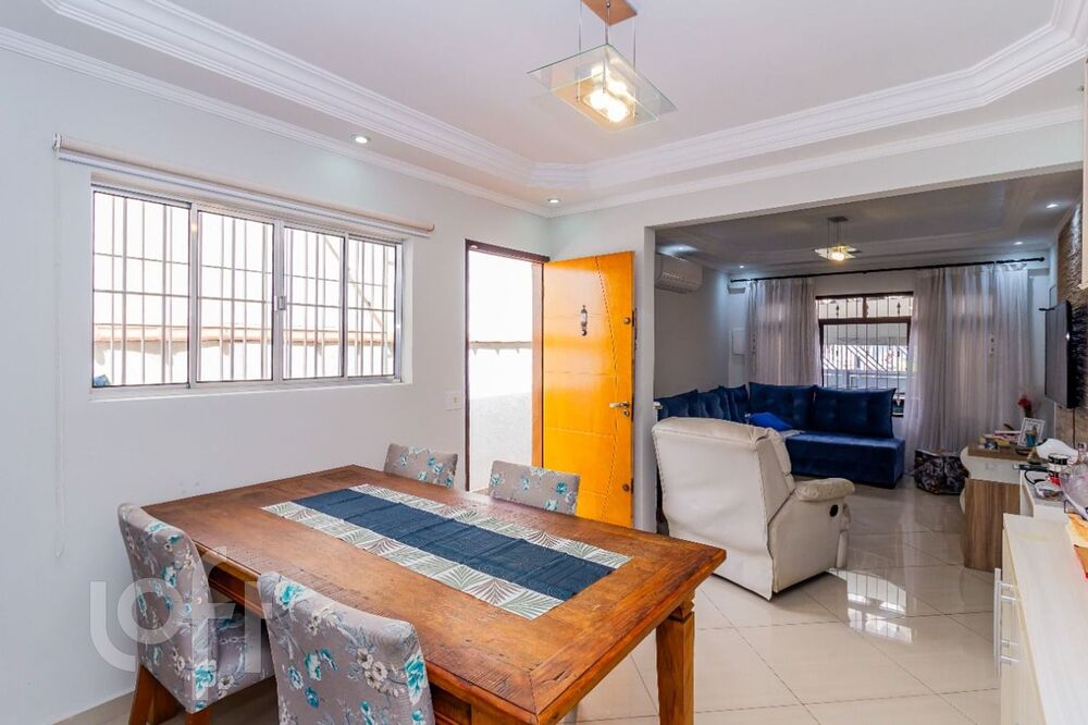 Casa à venda com 3 quartos, 180m² - Foto 1