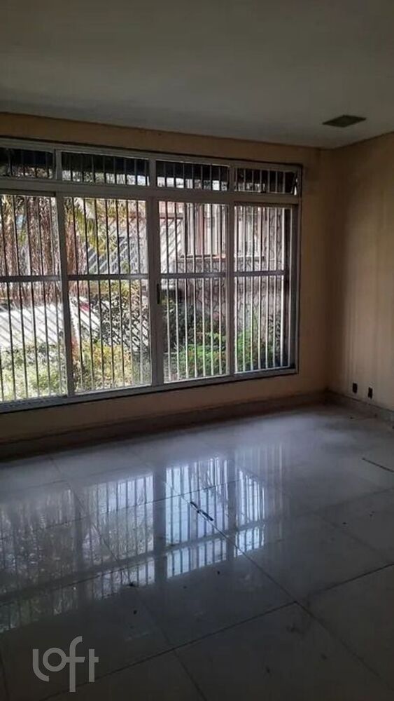 Casa à venda com 4 quartos, 220m² - Foto 1