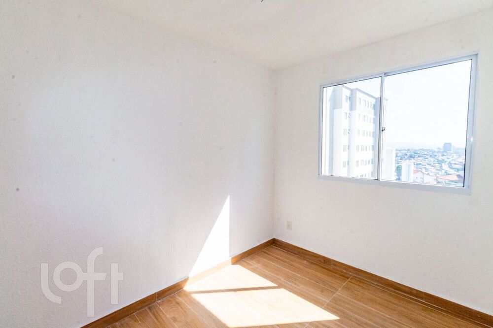 Apartamento à venda com 2 quartos, 42m² - Foto 2