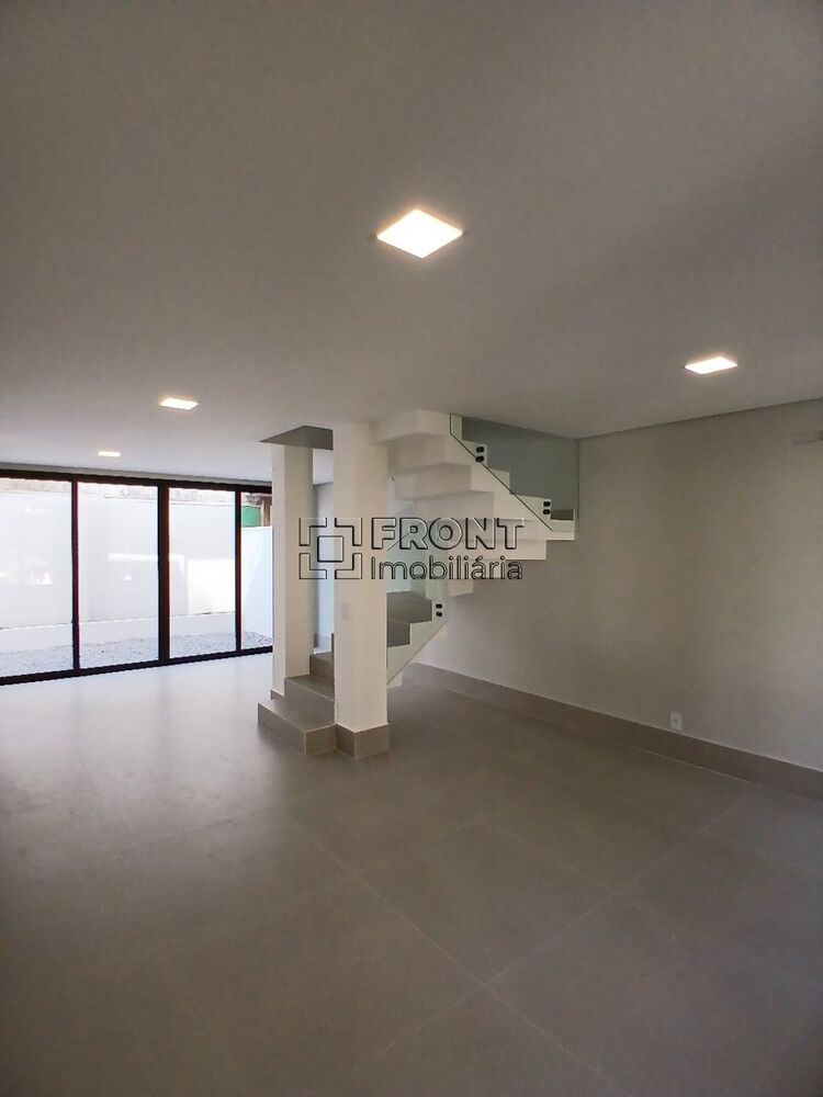 Casa de Condomínio à venda com 5 quartos, 176m² - Foto 3