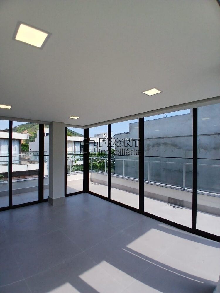 Casa de Condomínio à venda com 5 quartos, 176m² - Foto 1