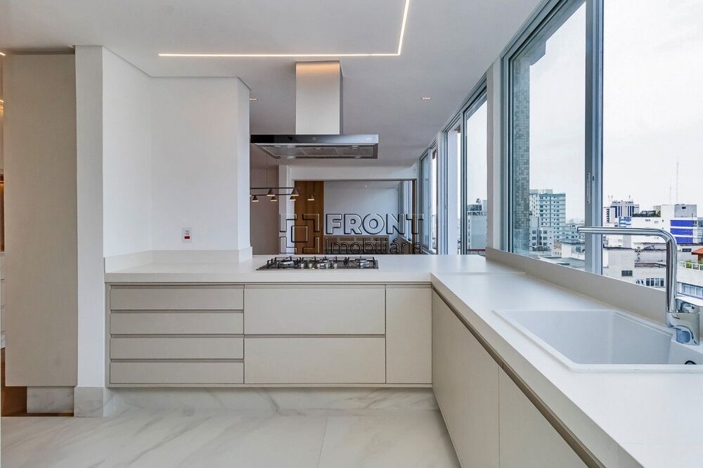 Apartamento à venda com 3 quartos, 289m² - Foto 2