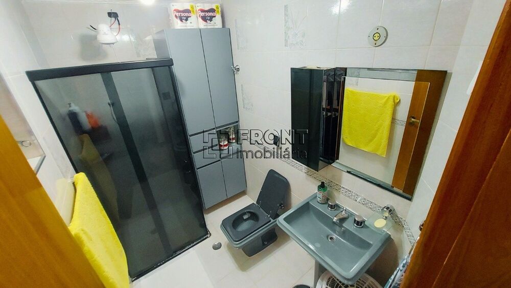 Apartamento à venda com 2 quartos, 70m² - Foto 3