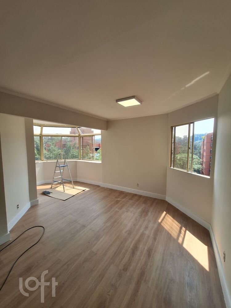 Apartamento à venda com 5 quartos, 225m² - Foto 4