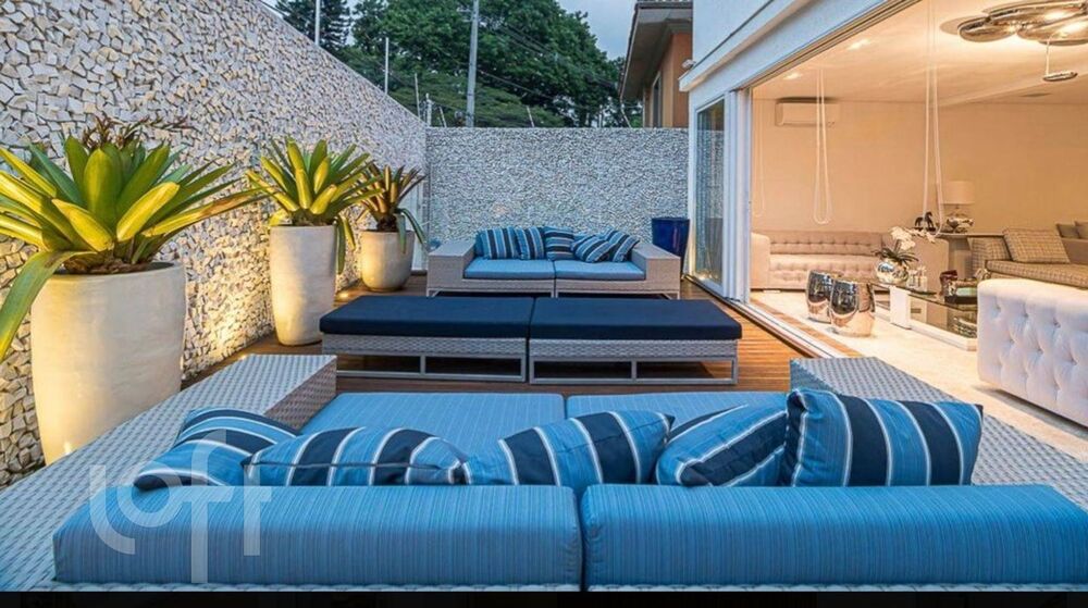 Casa à venda com 3 quartos, 600m² - Foto 7