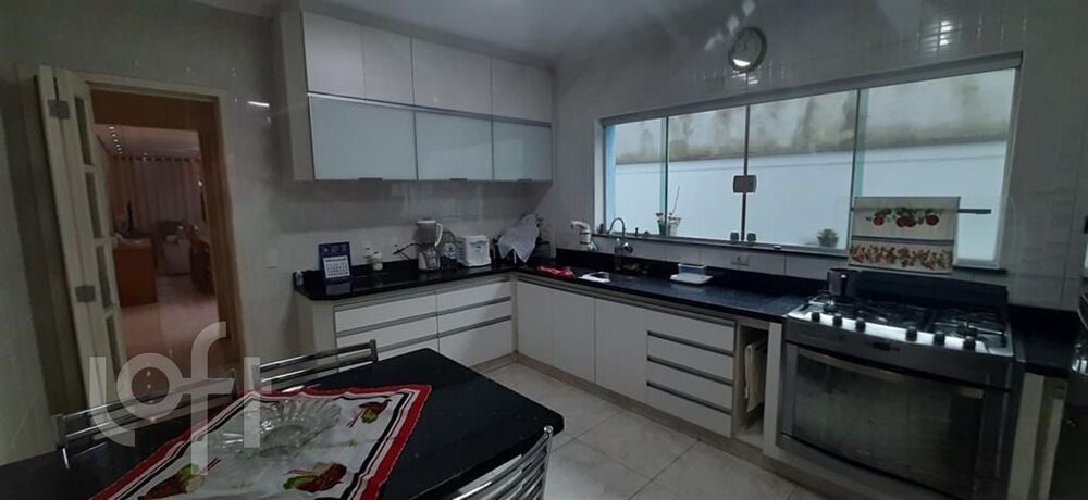 Casa à venda com 4 quartos, 150m² - Foto 2