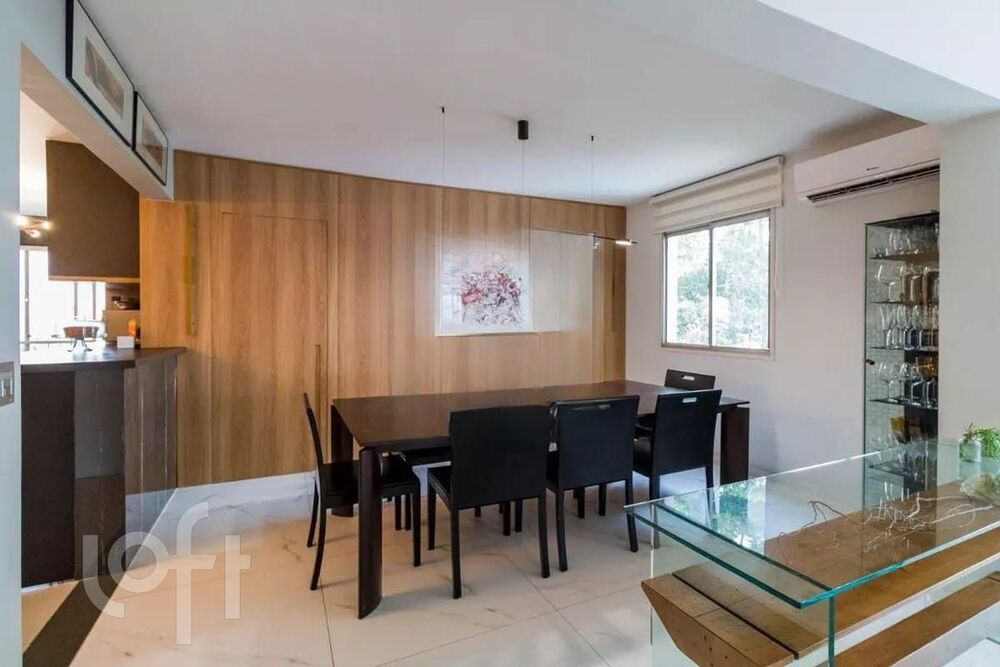 Apartamento à venda com 4 quartos, 271m² - Foto 1