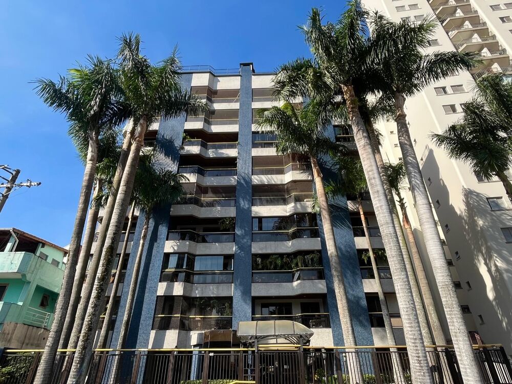 Apartamento à venda com 3 quartos, 200m² - Foto 3