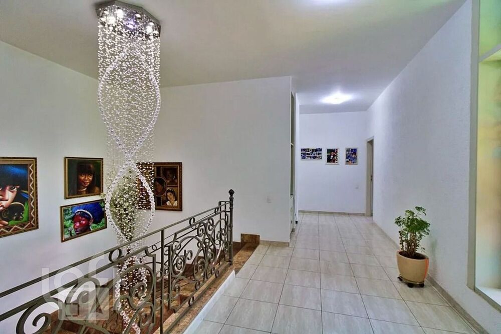 Casa à venda com 5 quartos, 997m² - Foto 2