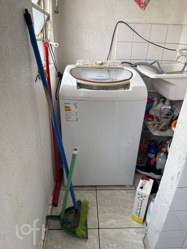 Apartamento à venda com 1 quarto, 45m² - Foto 2