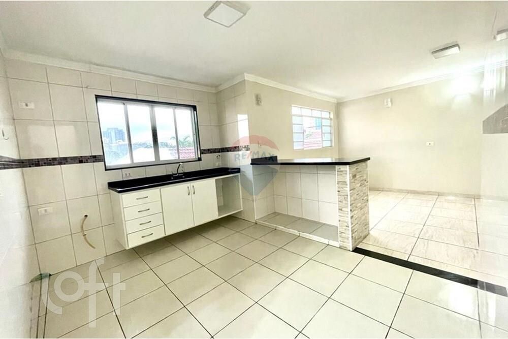 Casa à venda com 6 quartos, 200m² - Foto 2