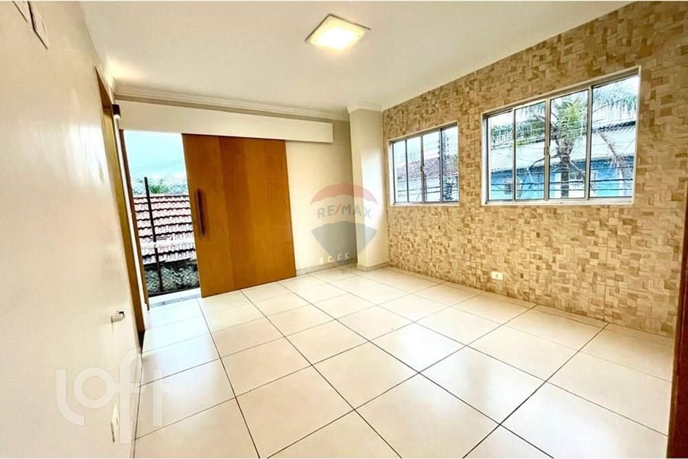 Casa à venda com 6 quartos, 200m² - Foto 5