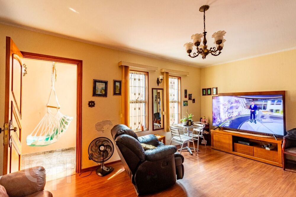 Casa à venda com 4 quartos, 160m² - Foto 2