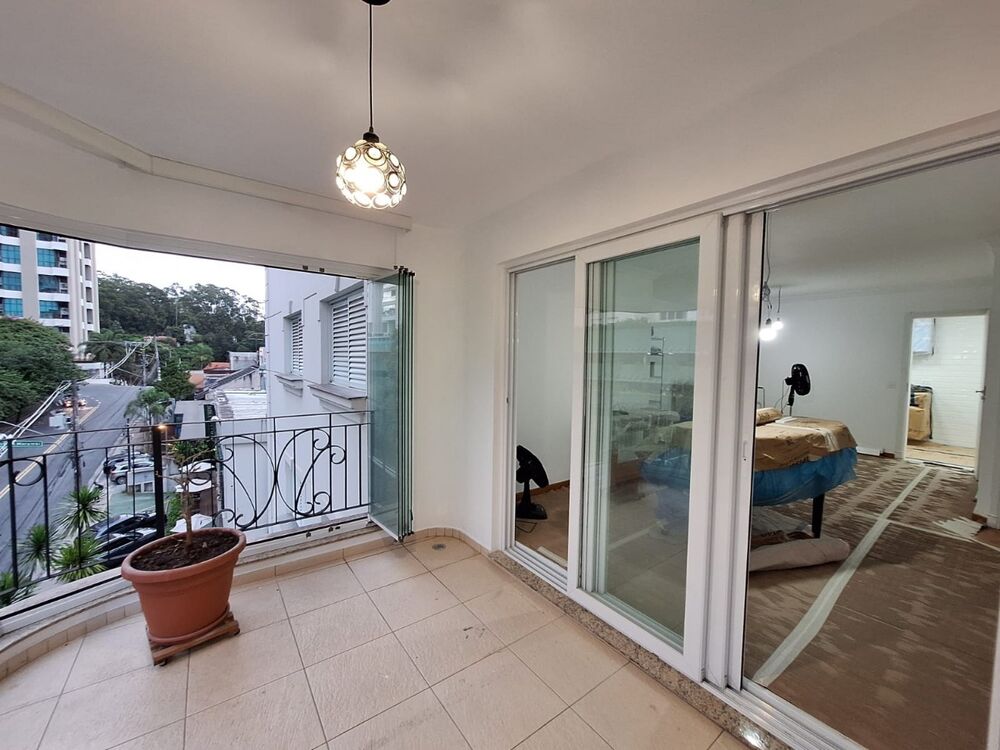 Apartamento à venda com 3 quartos, 107m² - Foto 1