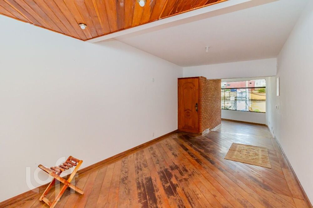 Casa à venda com 2 quartos, 200m² - Foto 1