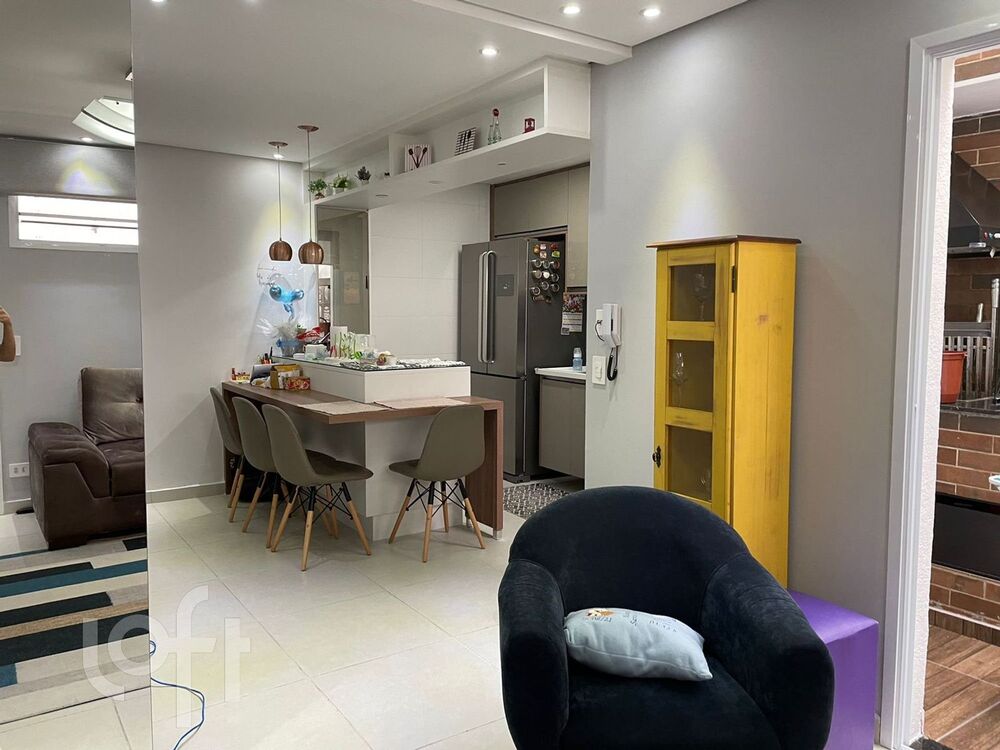 Apartamento à venda com 2 quartos, 82m² - Foto 2