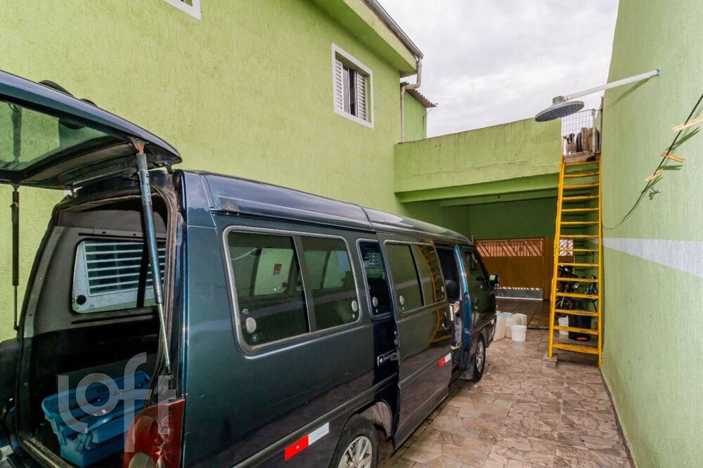 Casa à venda com 2 quartos, 200m² - Foto 2