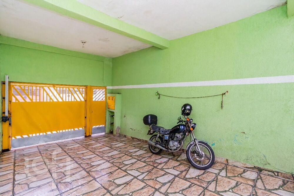 Casa à venda com 2 quartos, 200m² - Foto 1