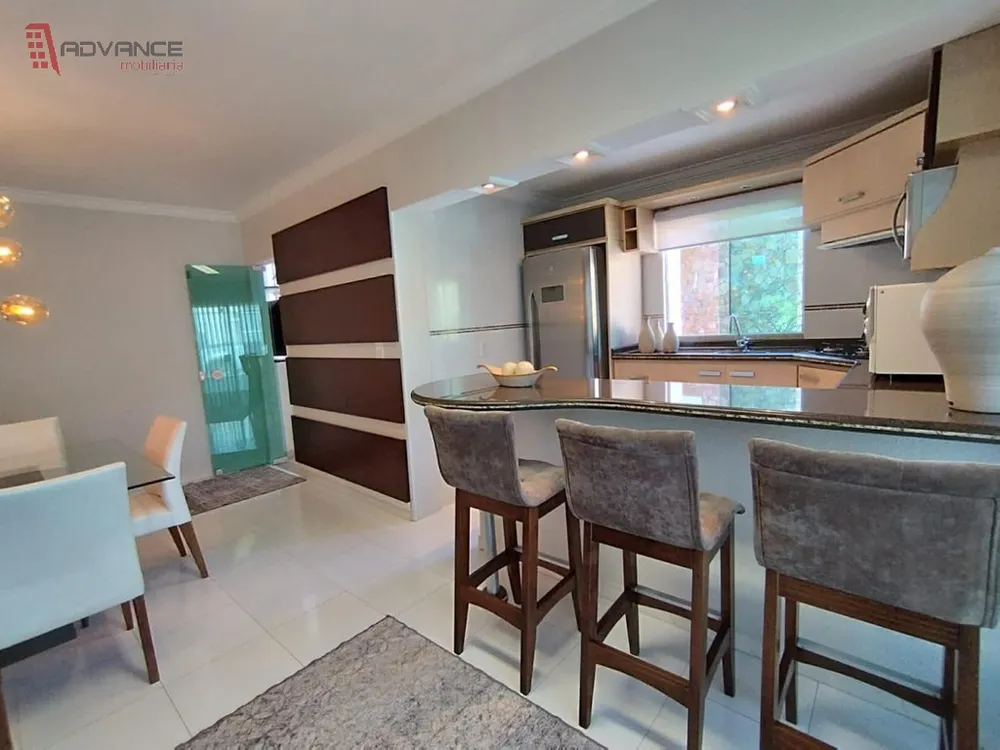 Casa, 3 quartos, 279 m² - Foto 2