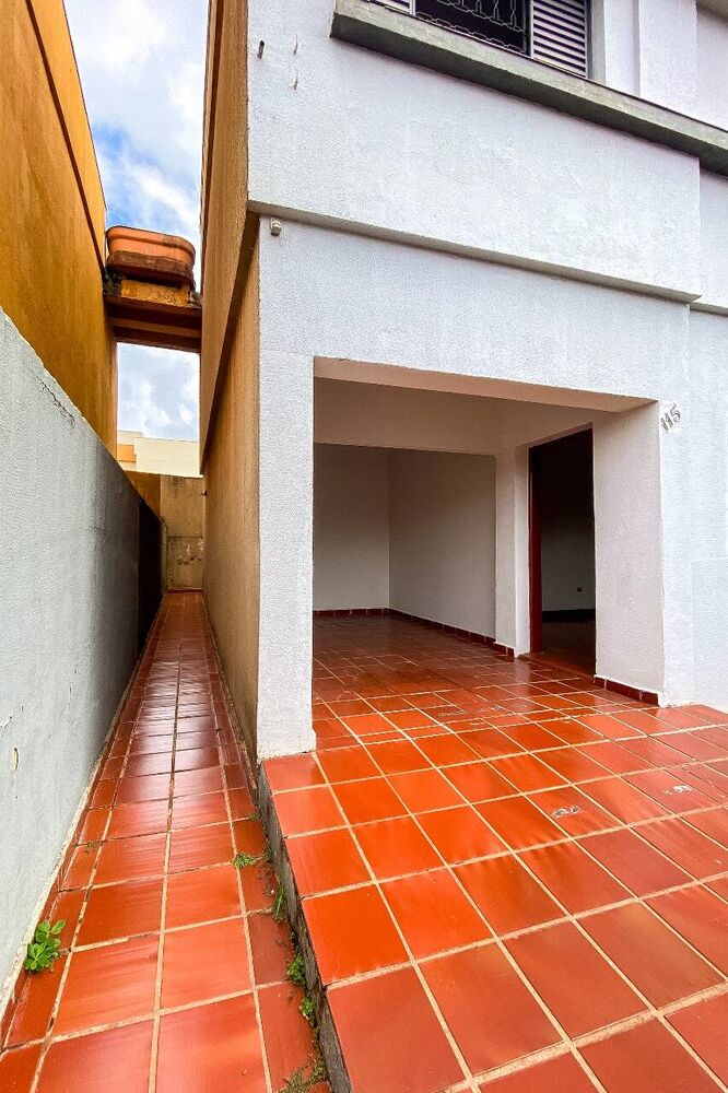 Sobrado à venda com 3 quartos, 128m² - Foto 1