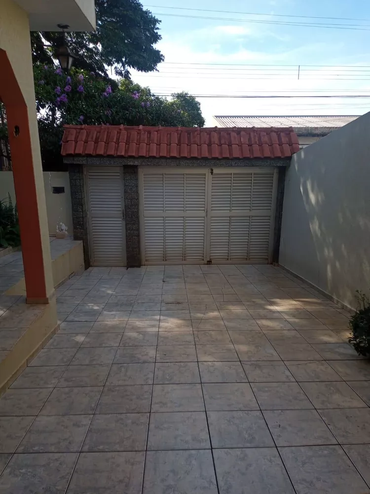 Casa à venda com 3 quartos, 160m² - Foto 2