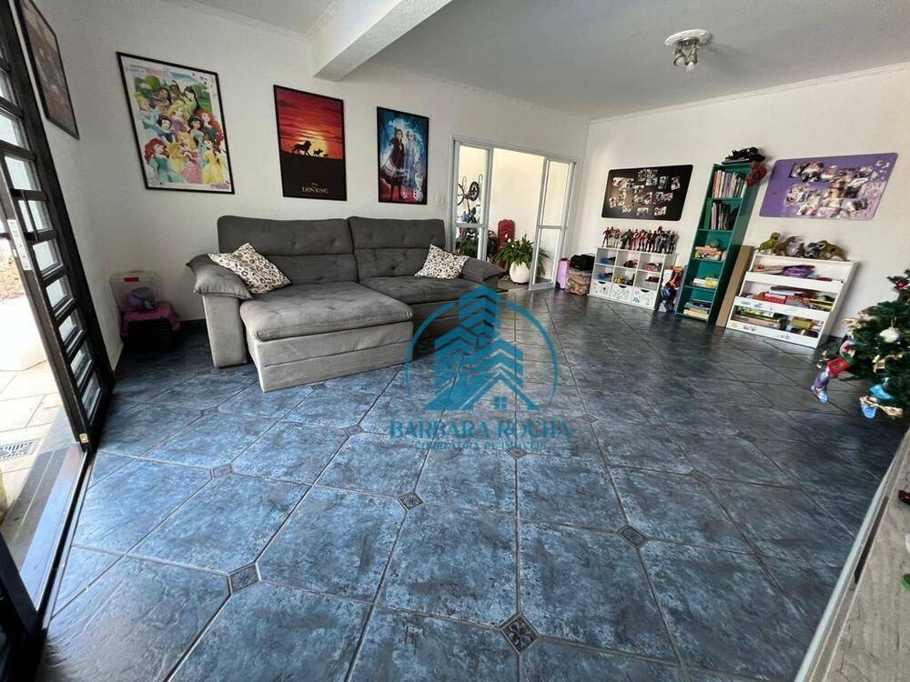 Casa à venda com 3 quartos, 271m² - Foto 8