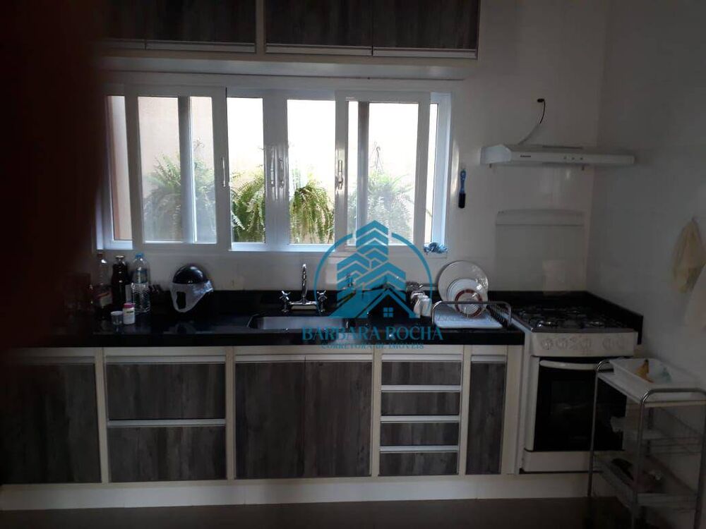 Casa para alugar com 3 quartos, 387m² - Foto 3
