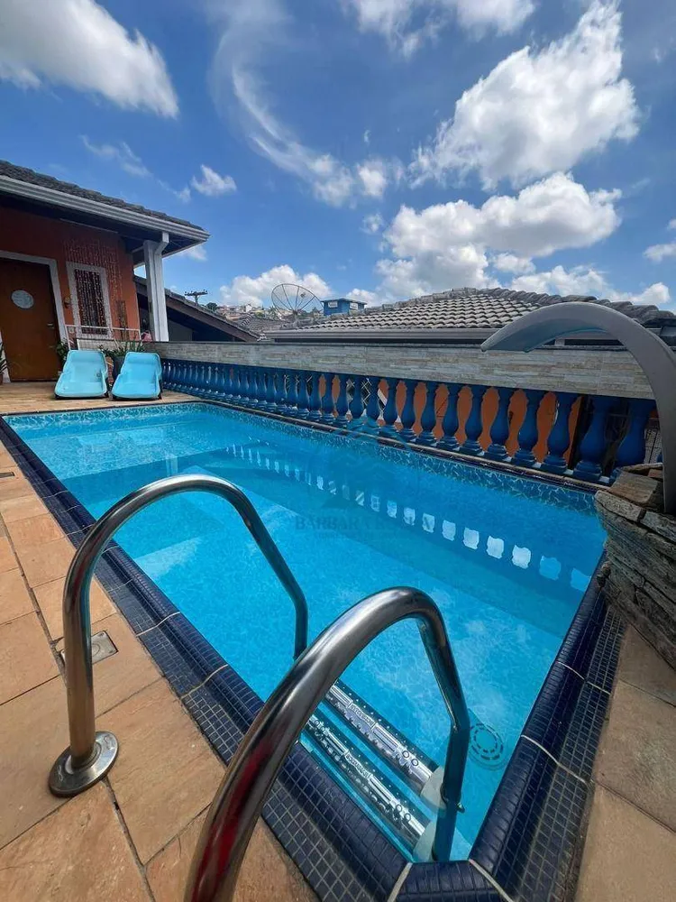 Casa, 3 quartos, 245 m² - Foto 1