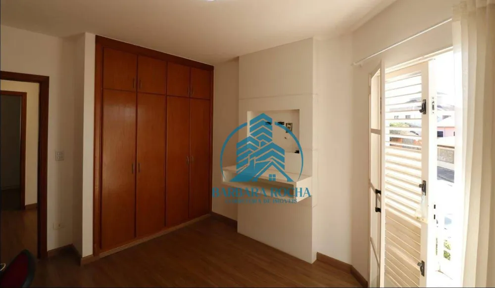 Casa, 3 quartos, 195 m² - Foto 1