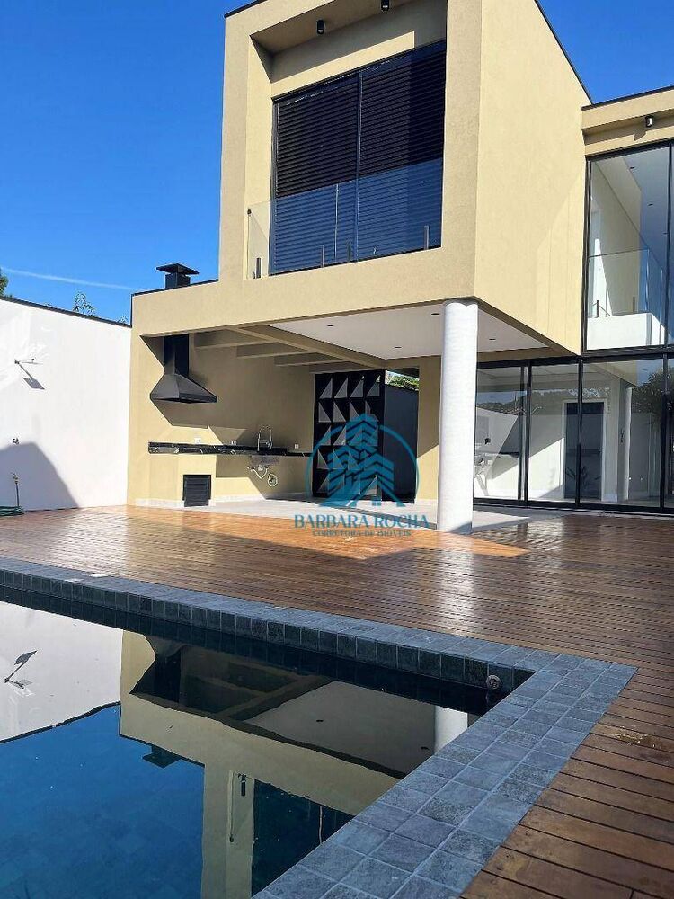 Casa, 3 quartos, 208 m² - Foto 1