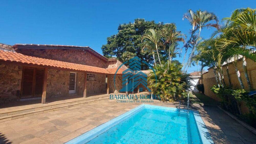 Casa, 6 quartos, 252 m² - Foto 1