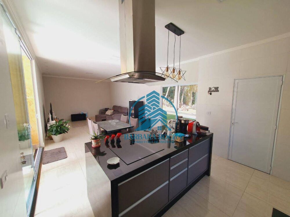 Chácara à venda com 3 quartos, 200m² - Foto 2