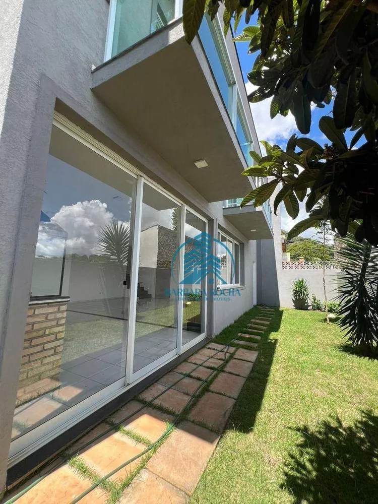 Casa à venda com 3 quartos, 155m² - Foto 1