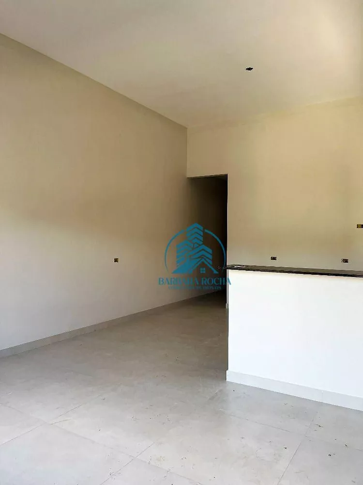 Casa à venda com 3 quartos, 94m² - Foto 1