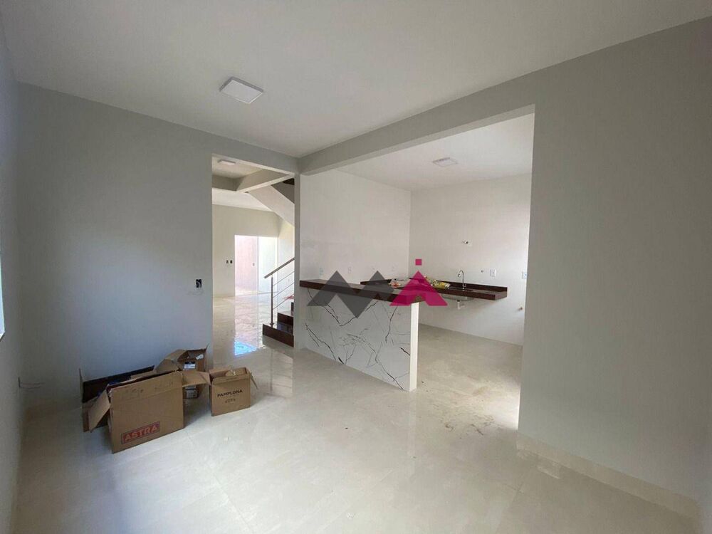 Sobrado à venda e aluguel com 3 quartos, 150m² - Foto 4