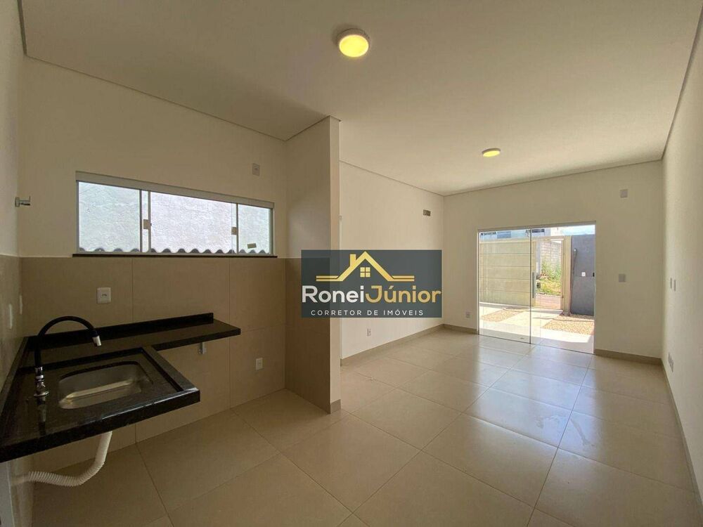 Casa à venda com 2 quartos, 78m² - Foto 2