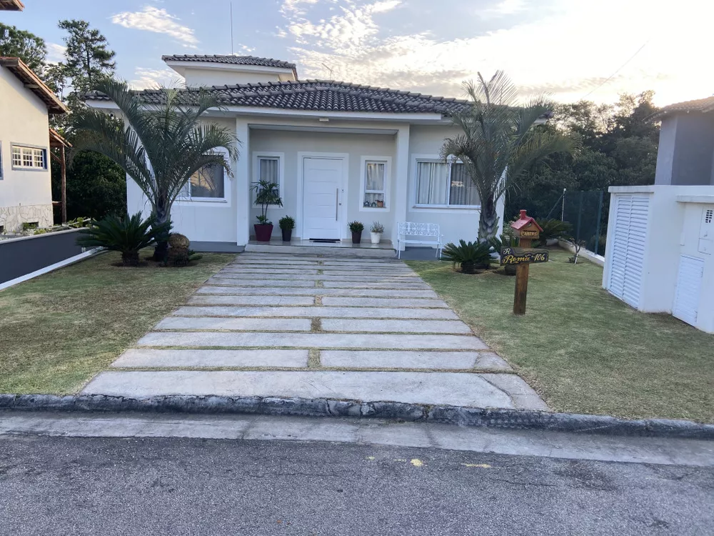 Casa à venda com 4 quartos, 300m² - Foto 1