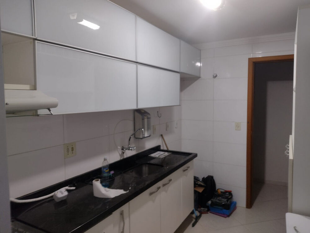 Apartamento à venda com 2 quartos, 76m² - Foto 2
