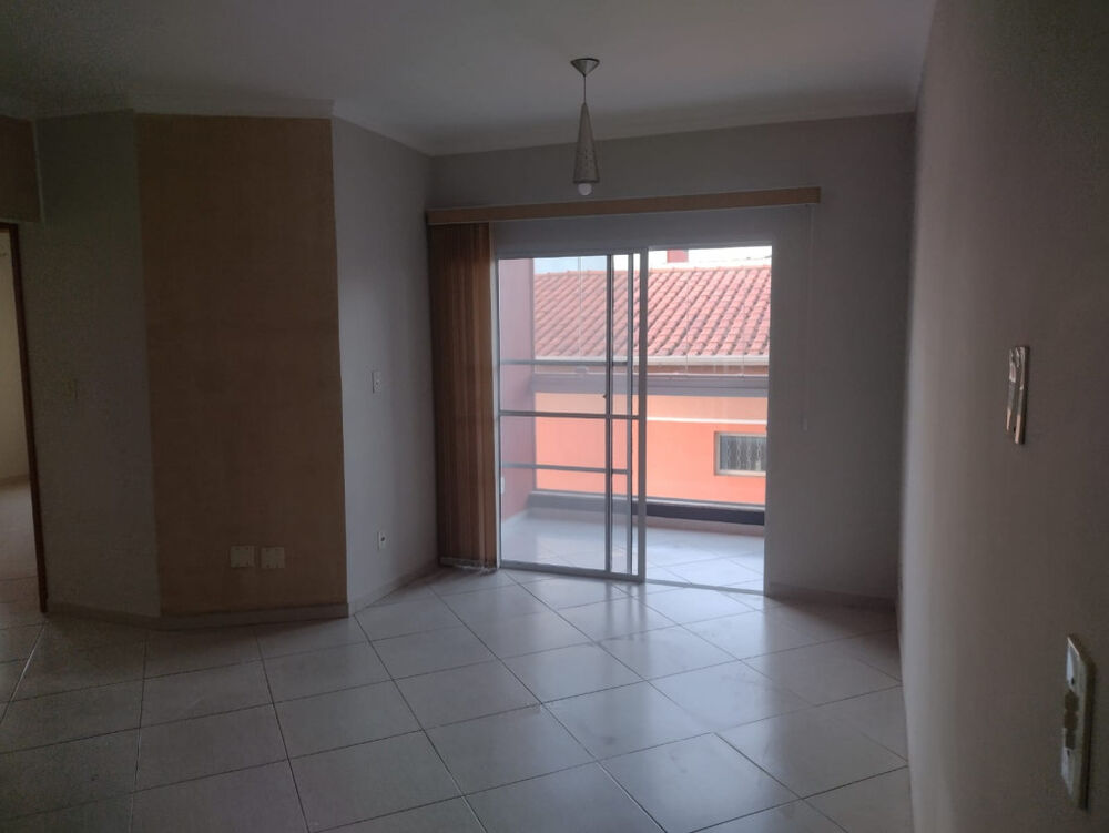 Apartamento à venda com 2 quartos, 76m² - Foto 3