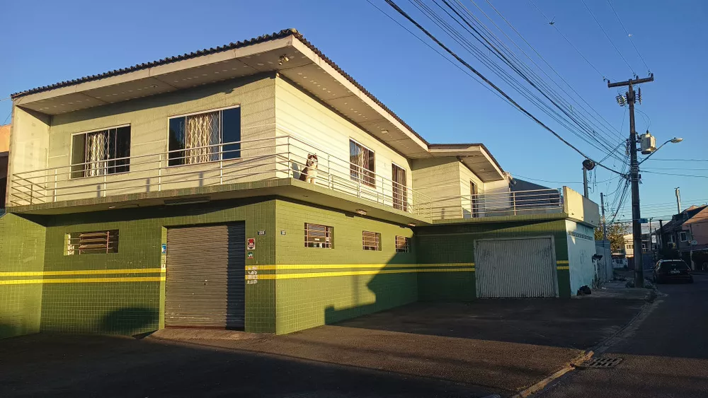 Casa à venda e aluguel com 3 quartos, 382m² - Foto 2