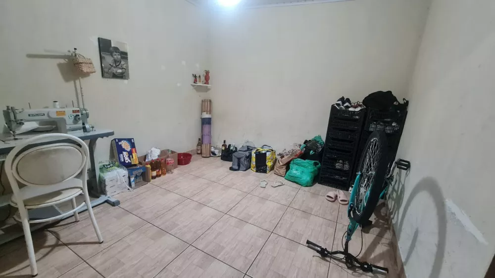 Casa à venda com 5 quartos, 210m² - Foto 1